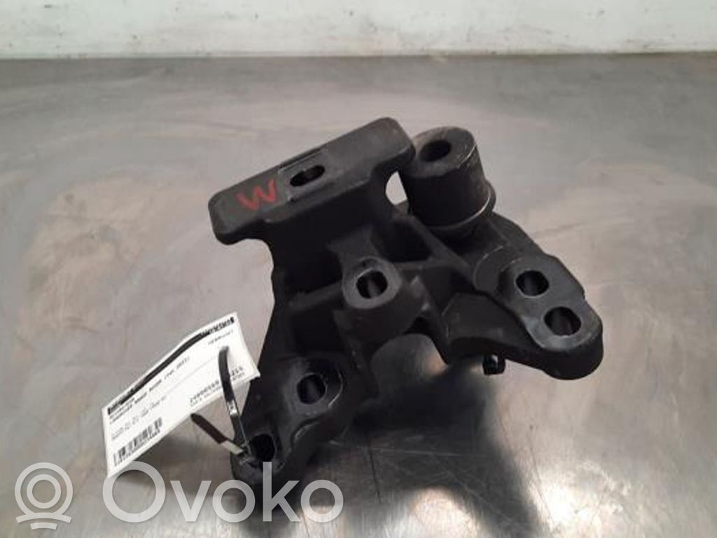 Engine mount bracket   L8D26P096AA,LR144459,LR144459
