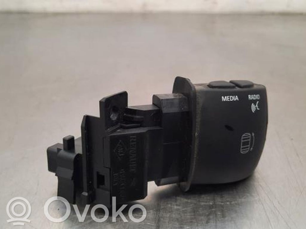 Renault Master III Boutons / interrupteurs volant 
