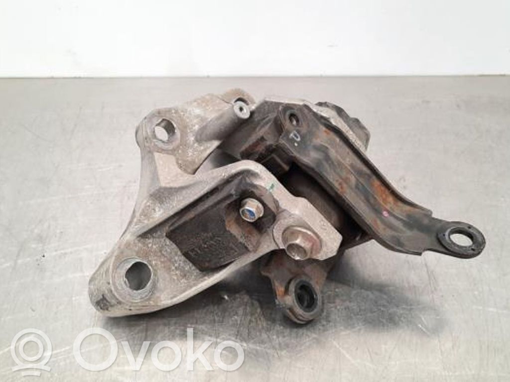 Mazda 2 Gearbox mounting bracket 