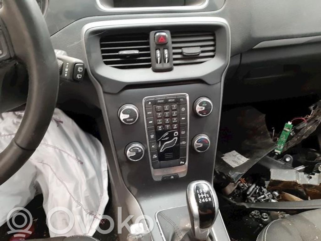 Volvo V40 Speedometer (instrument cluster) 