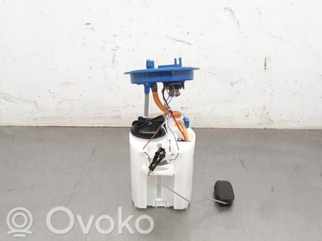 Volkswagen Polo VI Pompa carburante immersa 