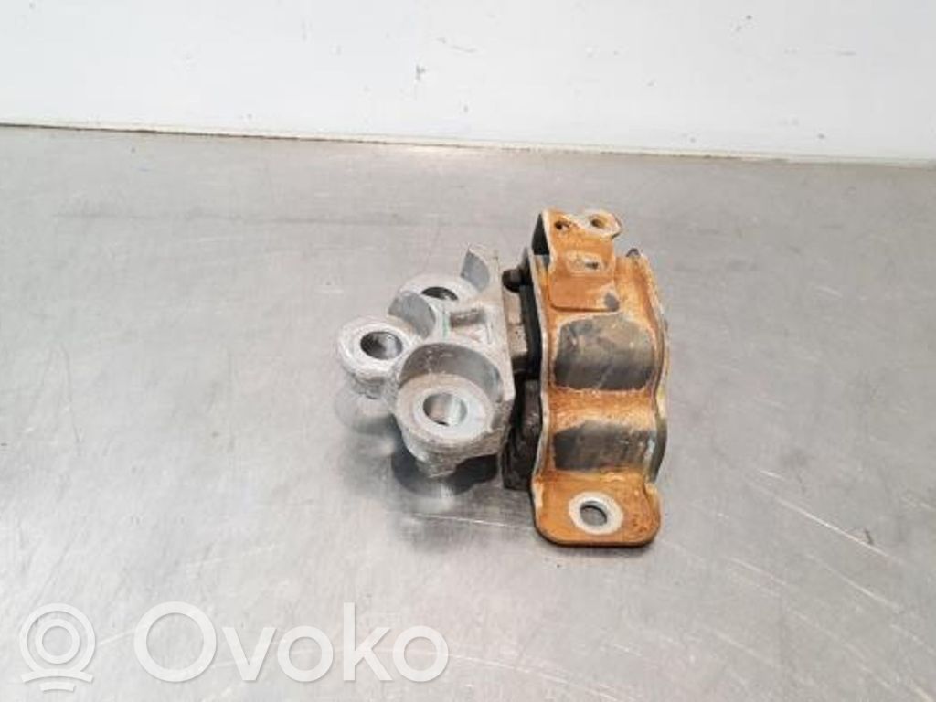 Fiat Tipo Engine mount bracket 