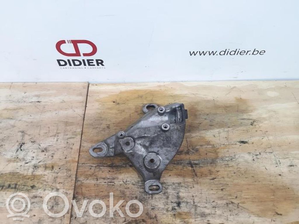 Engine mount bracket   4N0399113