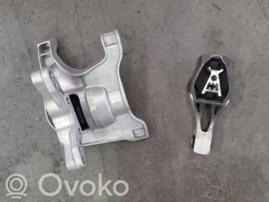 Engine mount bracket   9808838680,008956,091622,1612002147