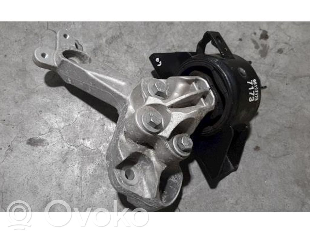 Engine mount bracket   95418203,95073703,95073703