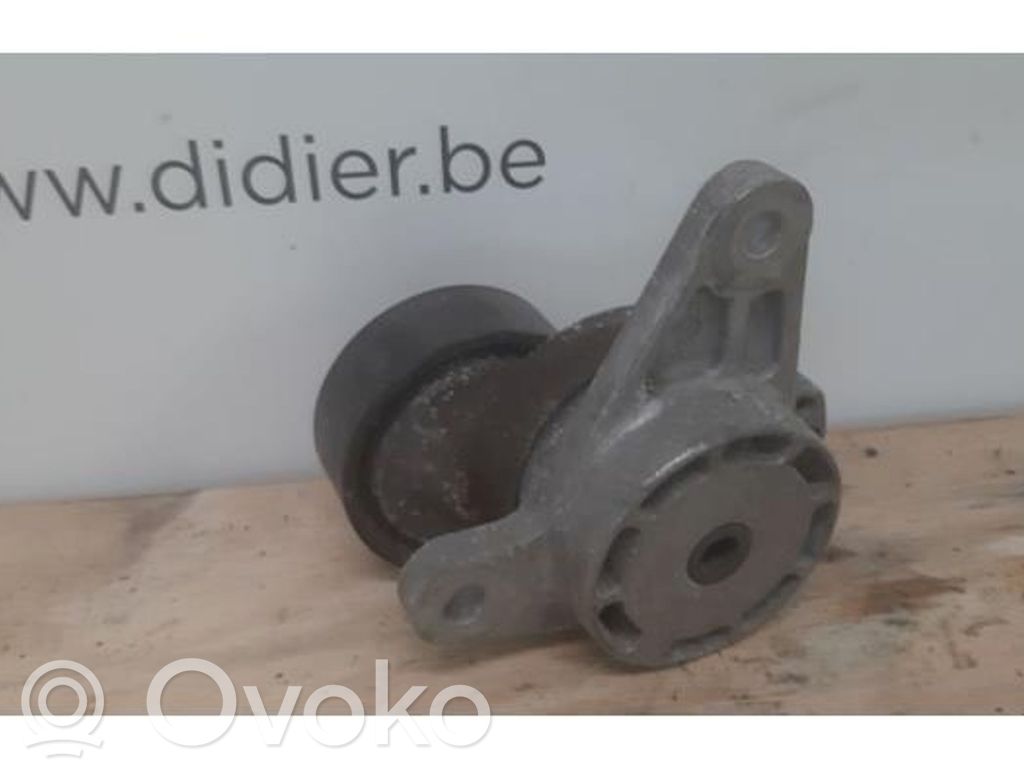 Volkswagen Tiguan Soporte de montaje del motor 