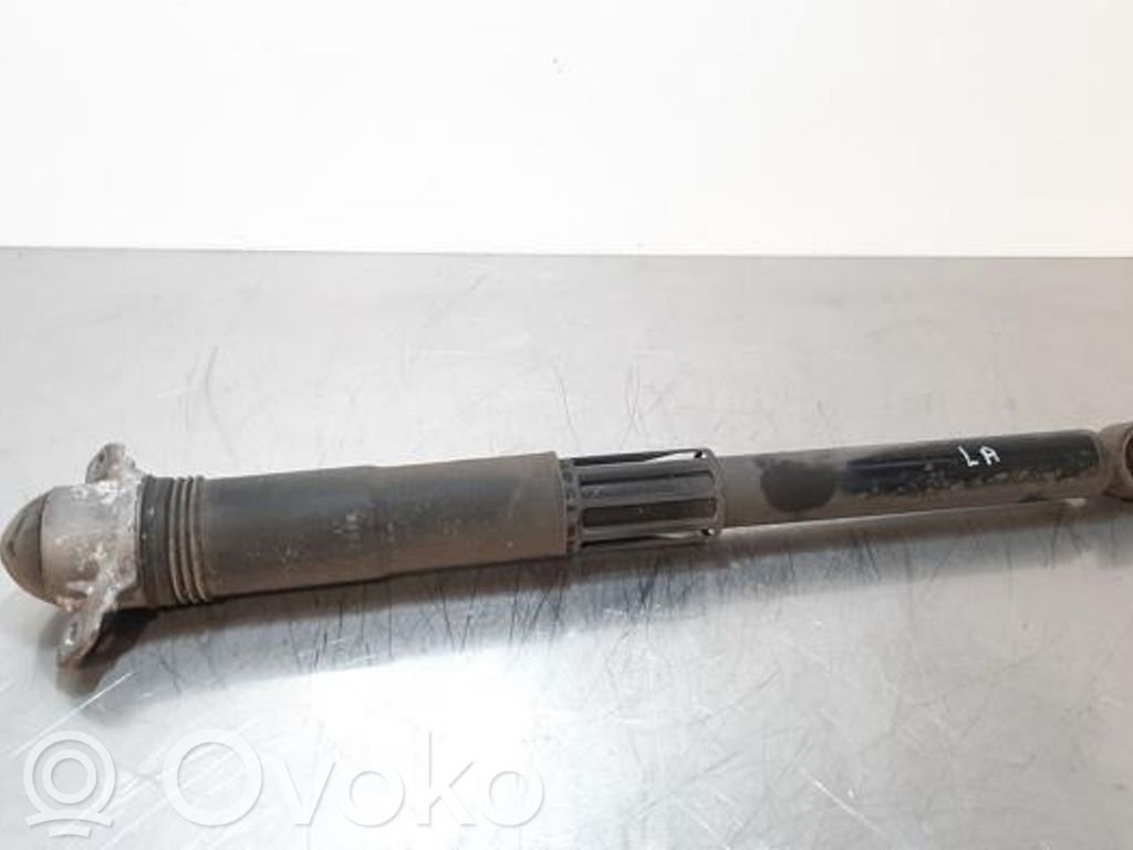 Volkswagen PASSAT B8 Ammortizzatore posteriore