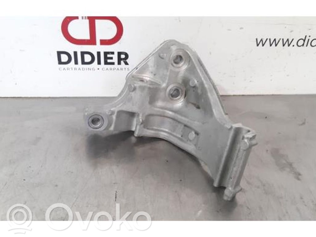 Generator/alternator bracket   S55018371