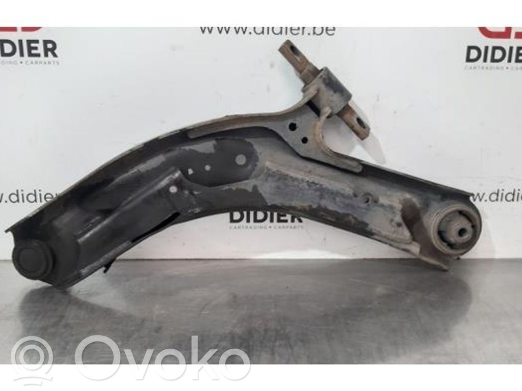 Nissan X-Trail T32 Braccio di controllo sospensione anteriore 