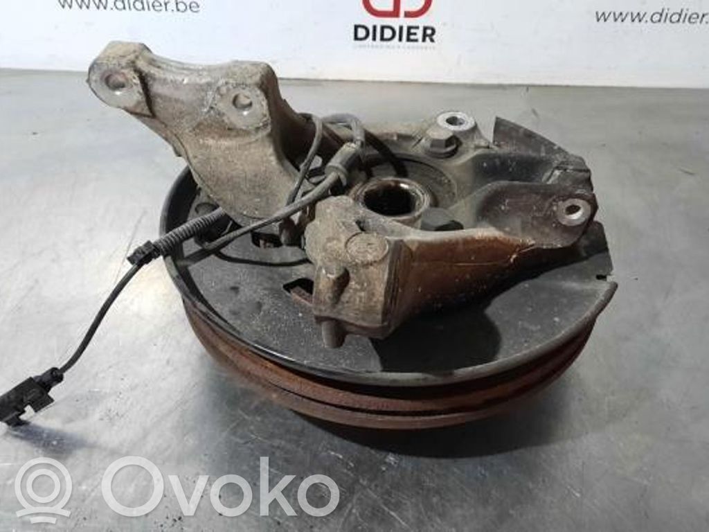 Opel Zafira C Zwrotnica koła przedniego 