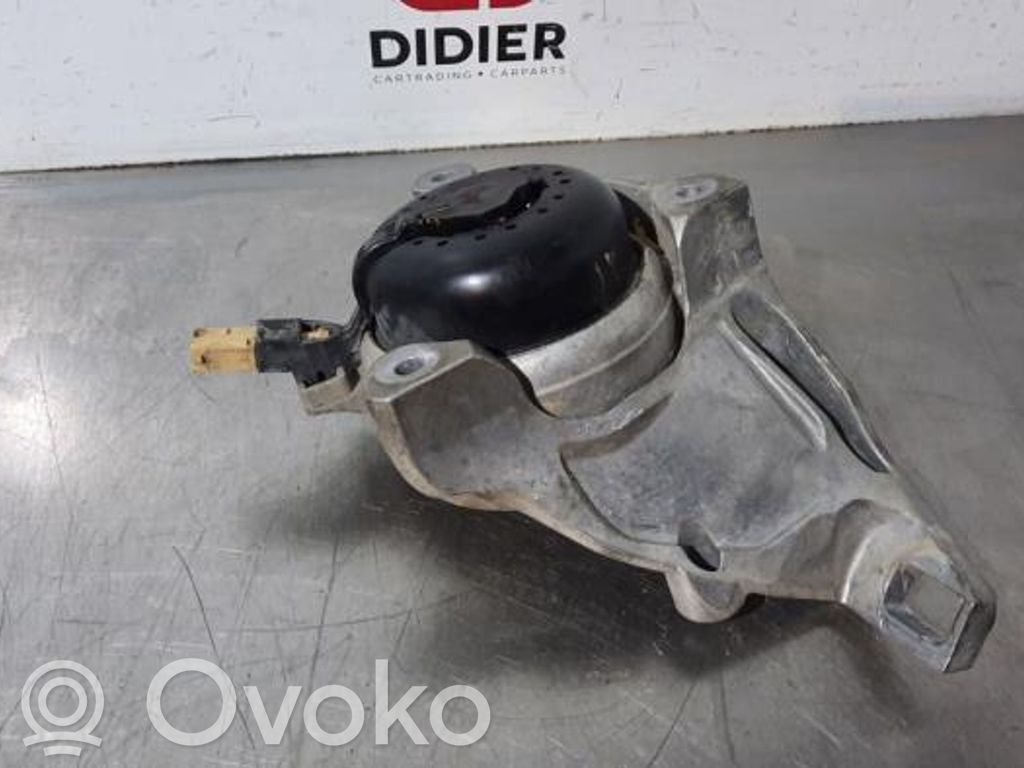 Audi Q7 4M Engine mount bracket 