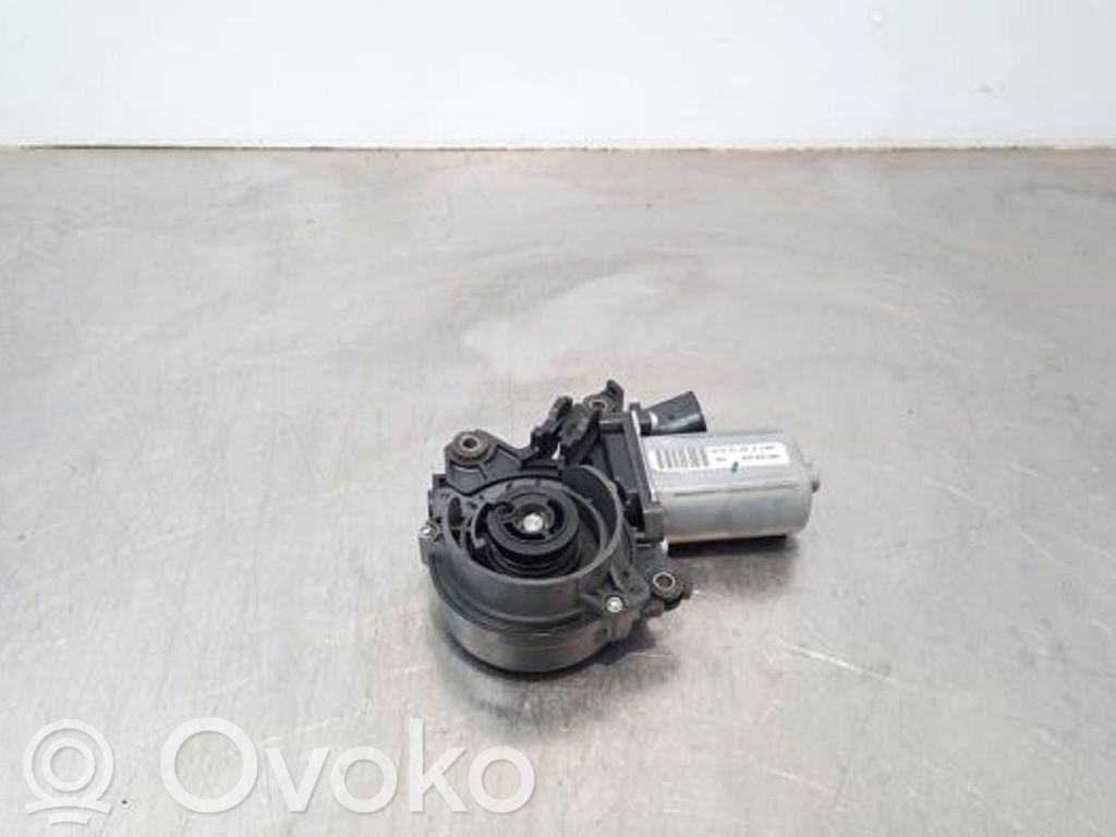 Motor de cierre de puerta trasera   4M08390040