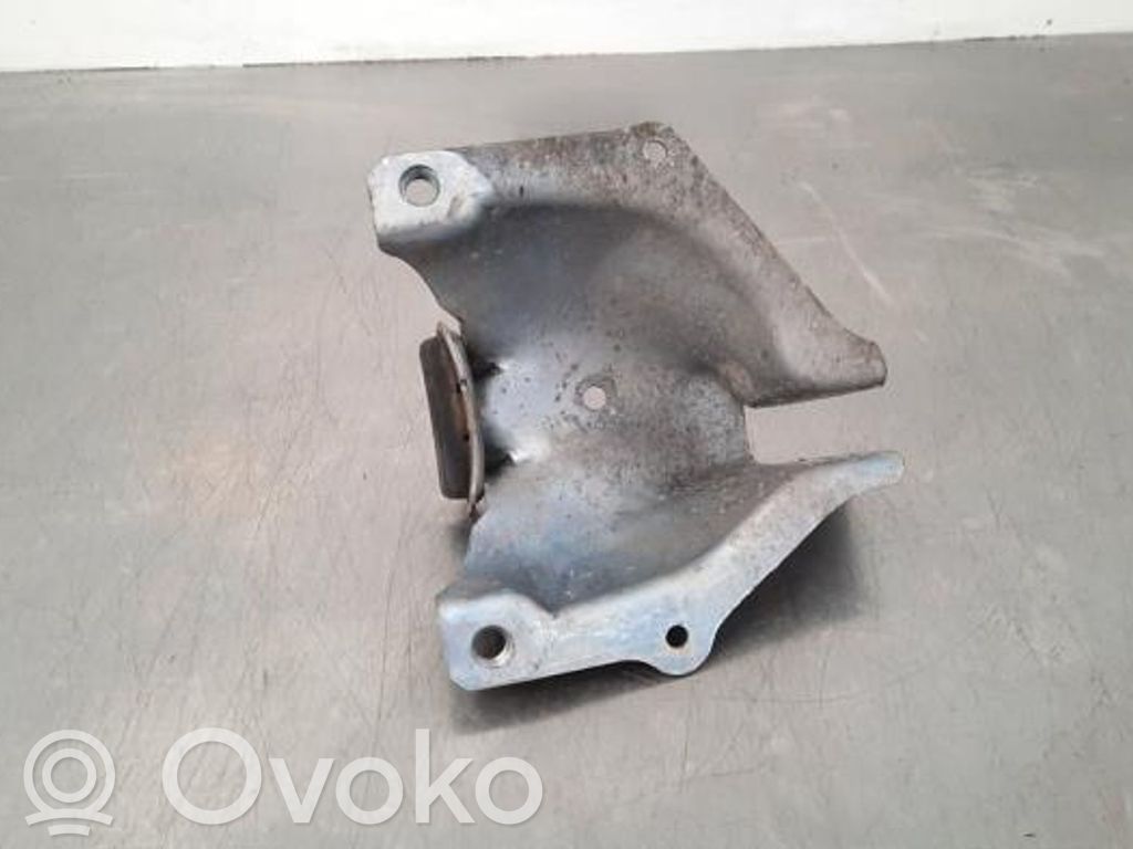 Audi A6 S6 C7 4G Moottorin kiinnikekorvake 