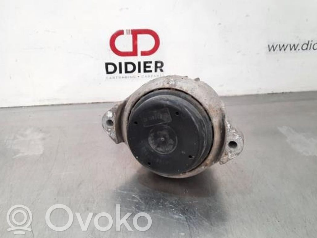 Engine mount bracket   22116773742