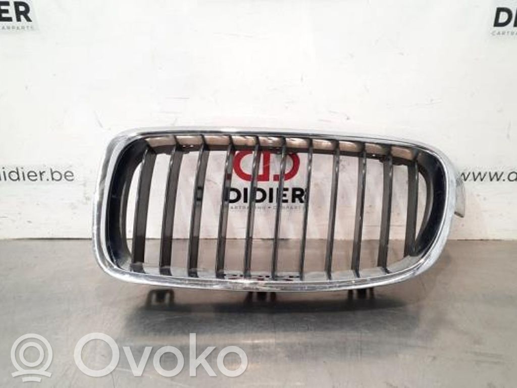 BMW 3 F30 F35 F31 Griglia superiore del radiatore paraurti anteriore 