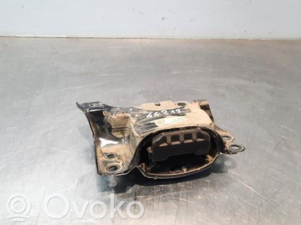 Seat Arona Engine mount bracket 