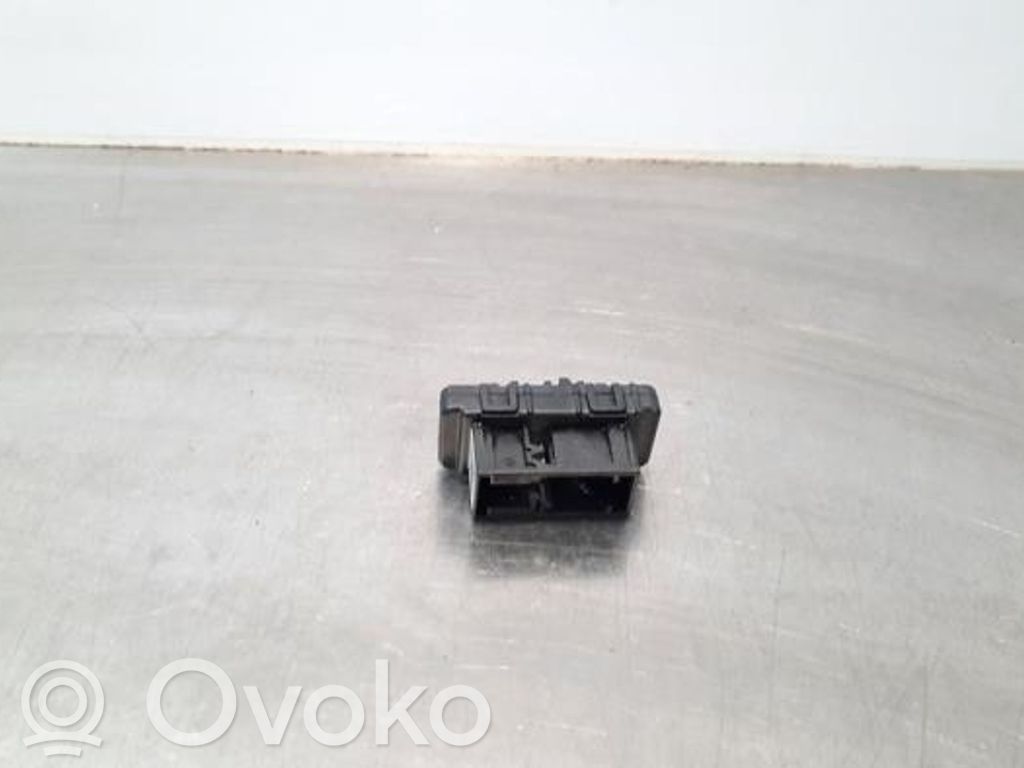 BMW X5 G05 Antenna control unit 