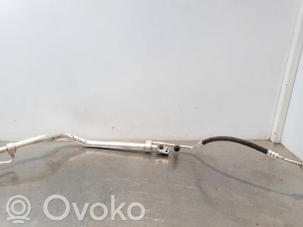 BMW X3 G01 Ilmastointilaitteen putki (A/C) 