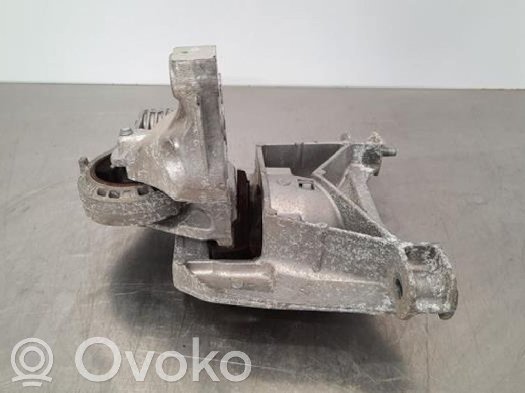 Opel Vivaro Wspornik / Mocowanie silnika 