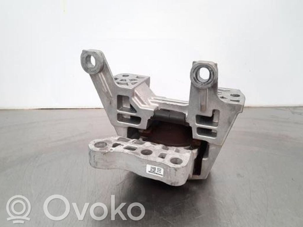Jeep Compass Engine mount bracket 