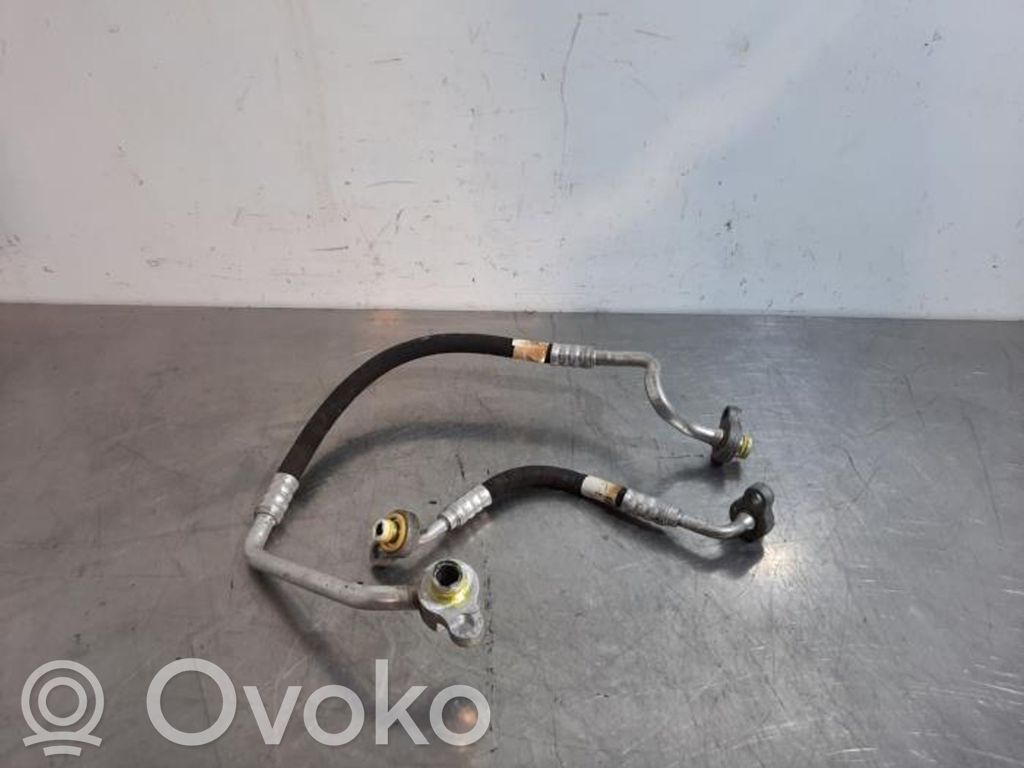 Ilmastointilaitteen putki (A/C)   31455316