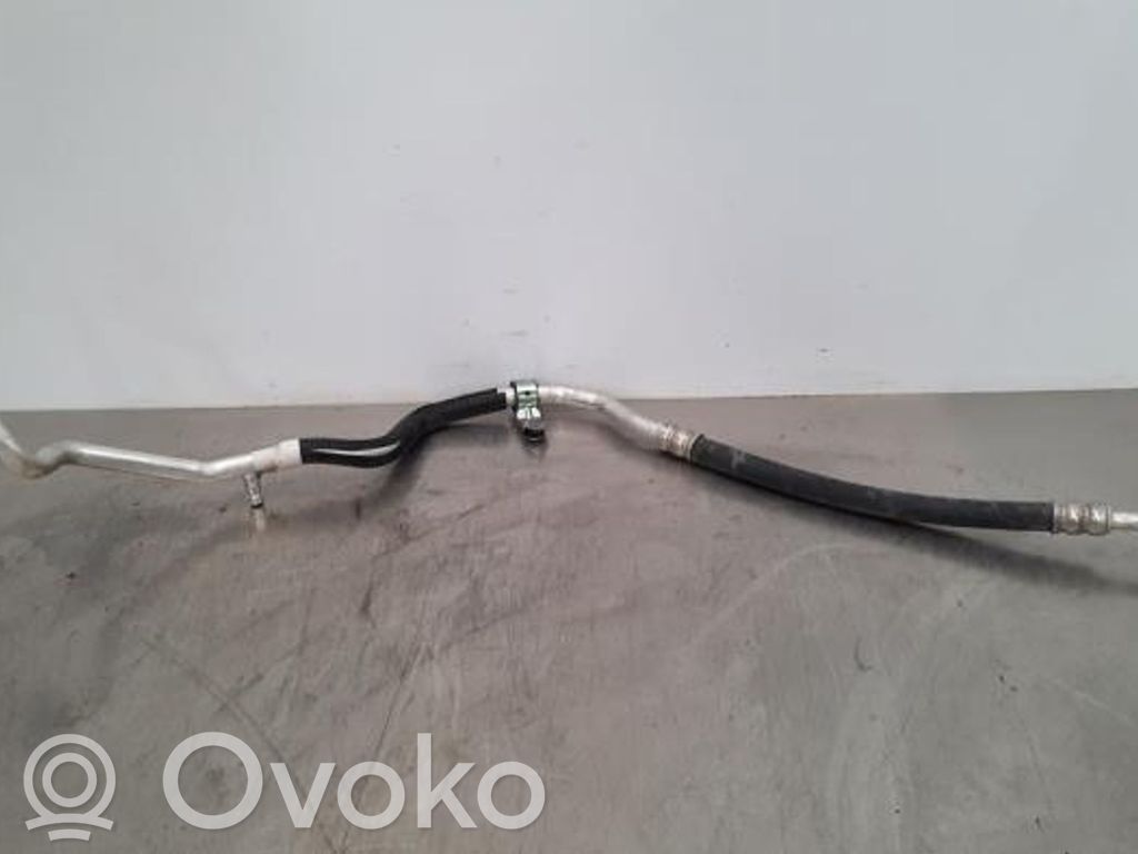 Ilmastointilaitteen putki (A/C)