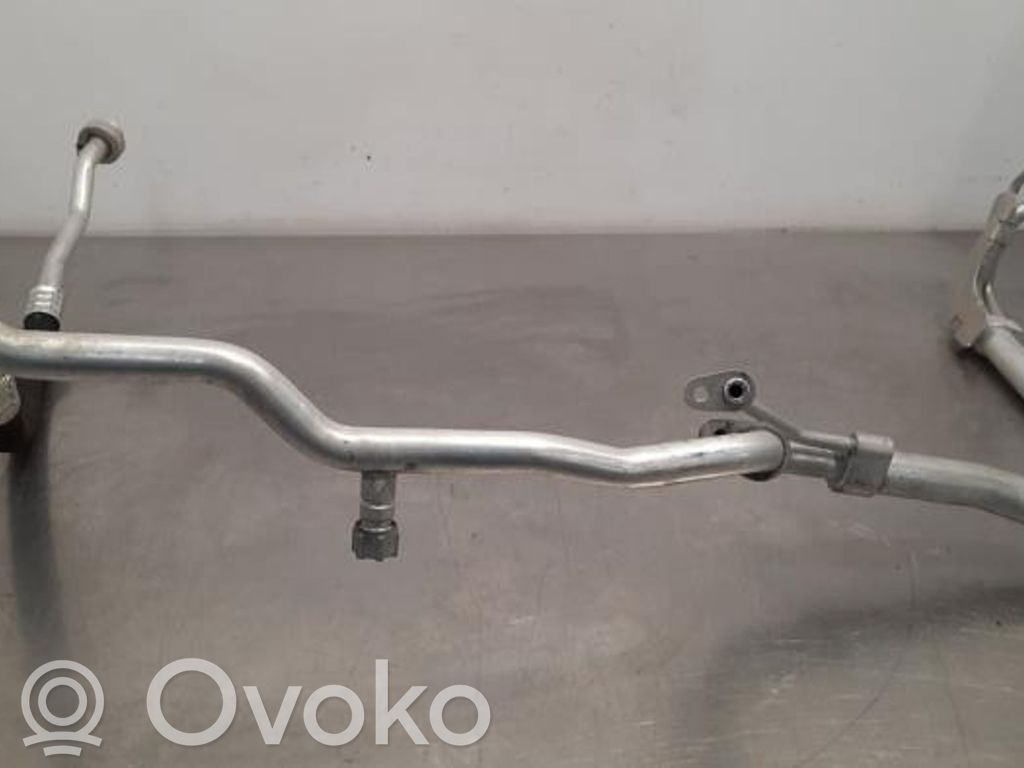 Ilmastointilaitteen putki (A/C)   5QF816743AA,5QF816743AA