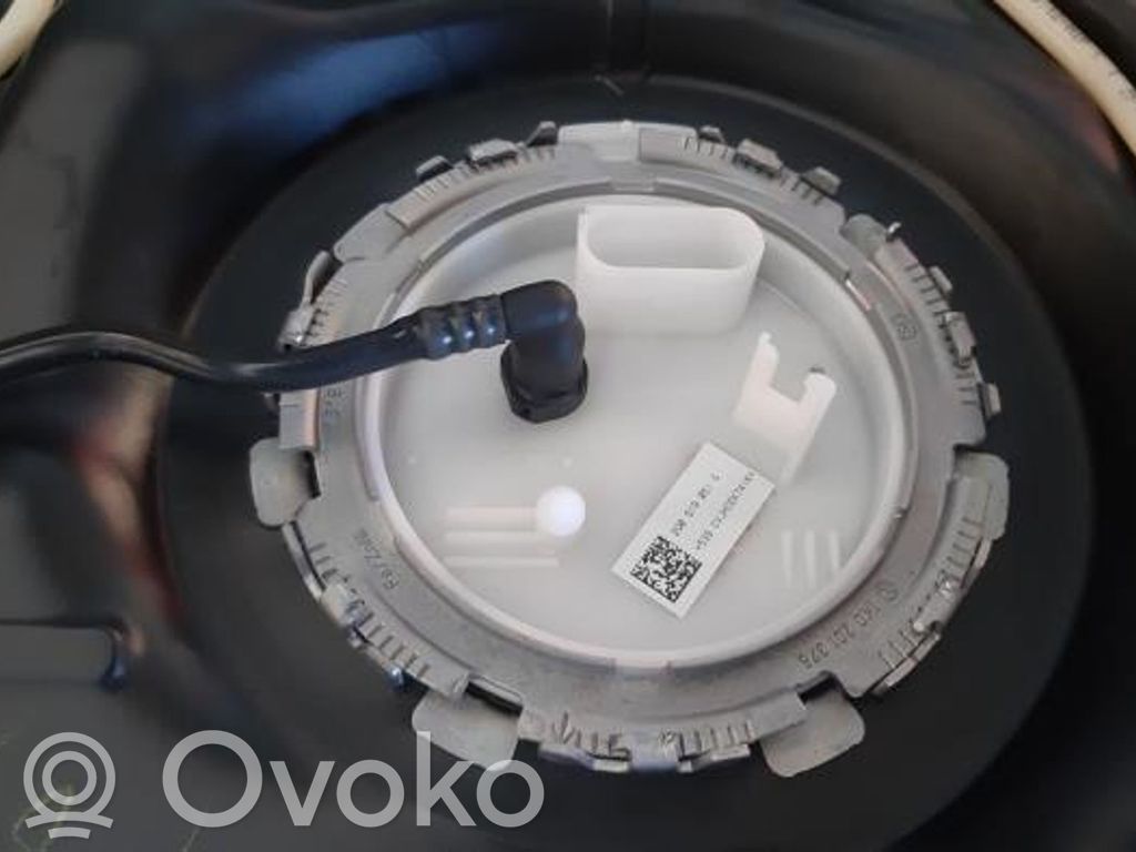 Volkswagen Polo VI Pompa carburante immersa 