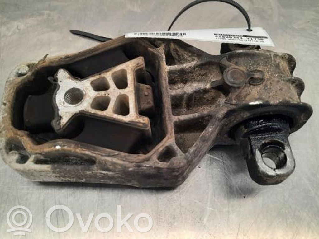 Mercedes-Benz A W176 Supporto di montaggio scatola del cambio