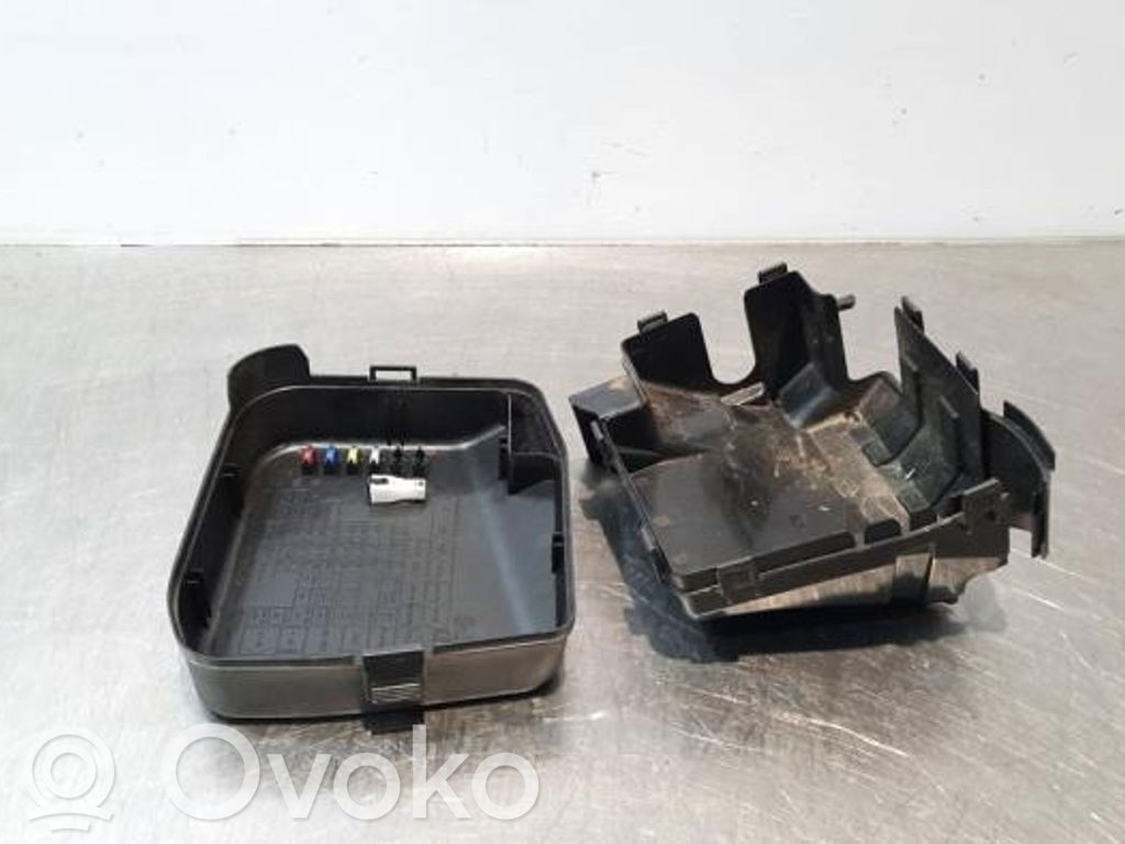 Mazda CX-3 Engine control unit box 