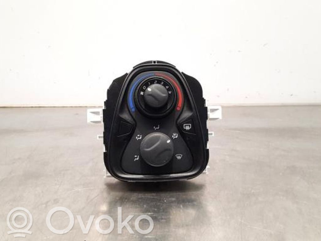 Toyota Aygo AB40 Climate control unit 