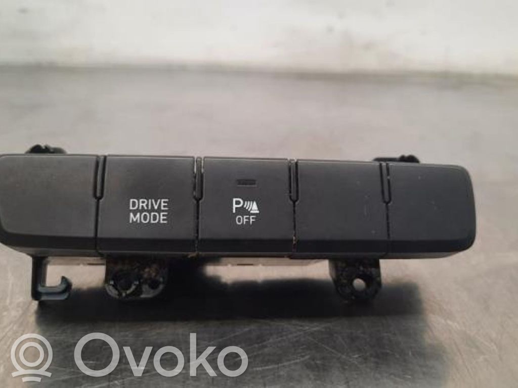 Hyundai i20 (BC3 BI3) Interruptor del sensor de aparcamiento (PDC) 