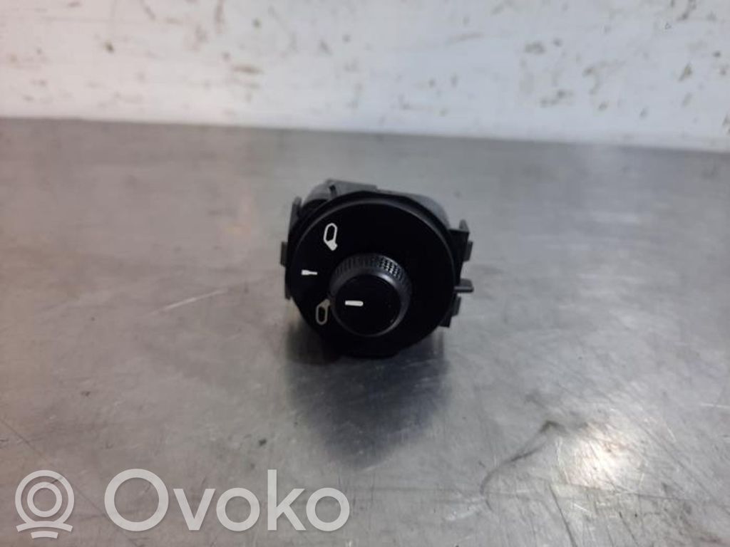 Citroen C3 Wing mirror switch 