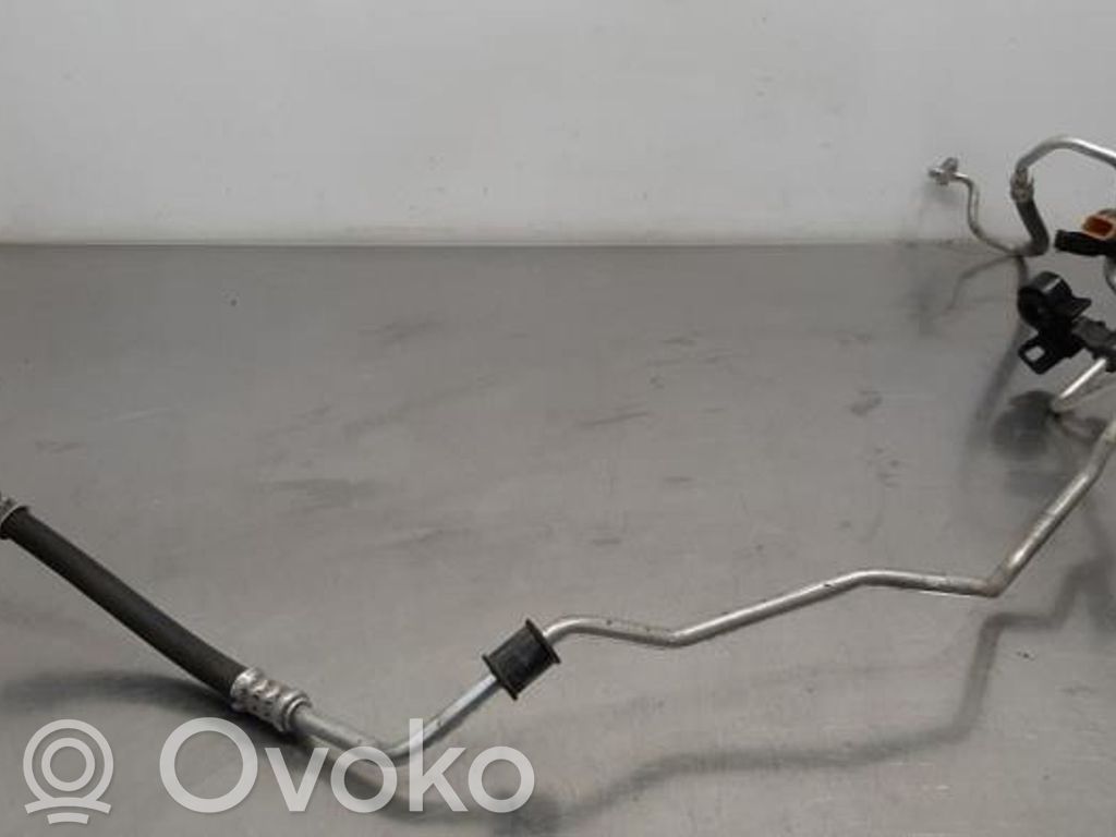 Ilmastointilaitteen putki (A/C)
