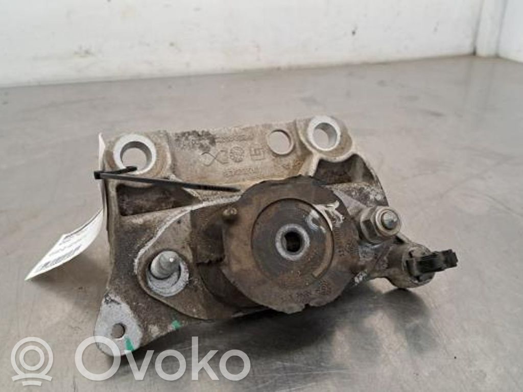 Engine mount bracket   112222643R,112224152R,112224152R