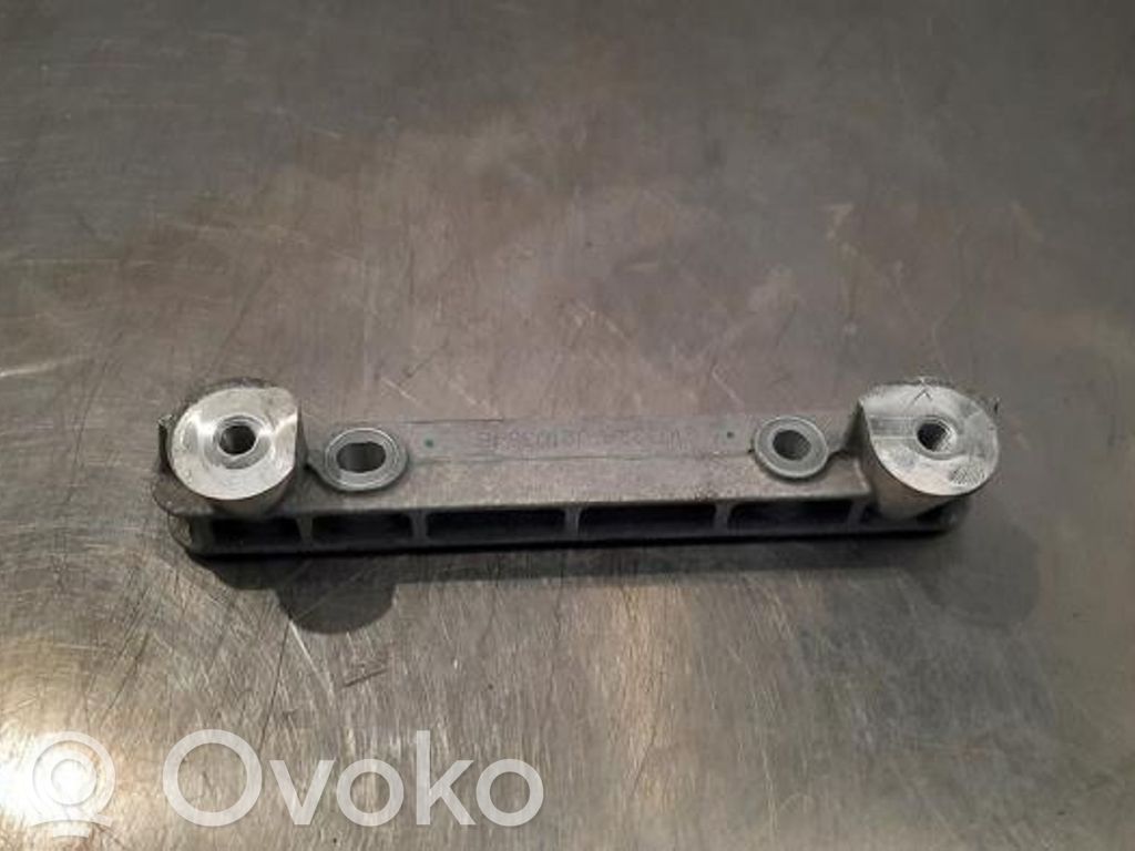 Volvo XC40 Engine mount bracket 