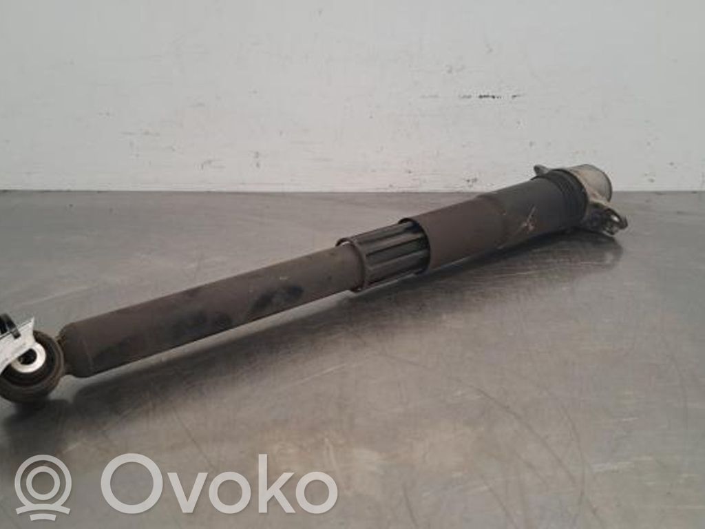 Volkswagen Golf VIII Amortyzator tylny