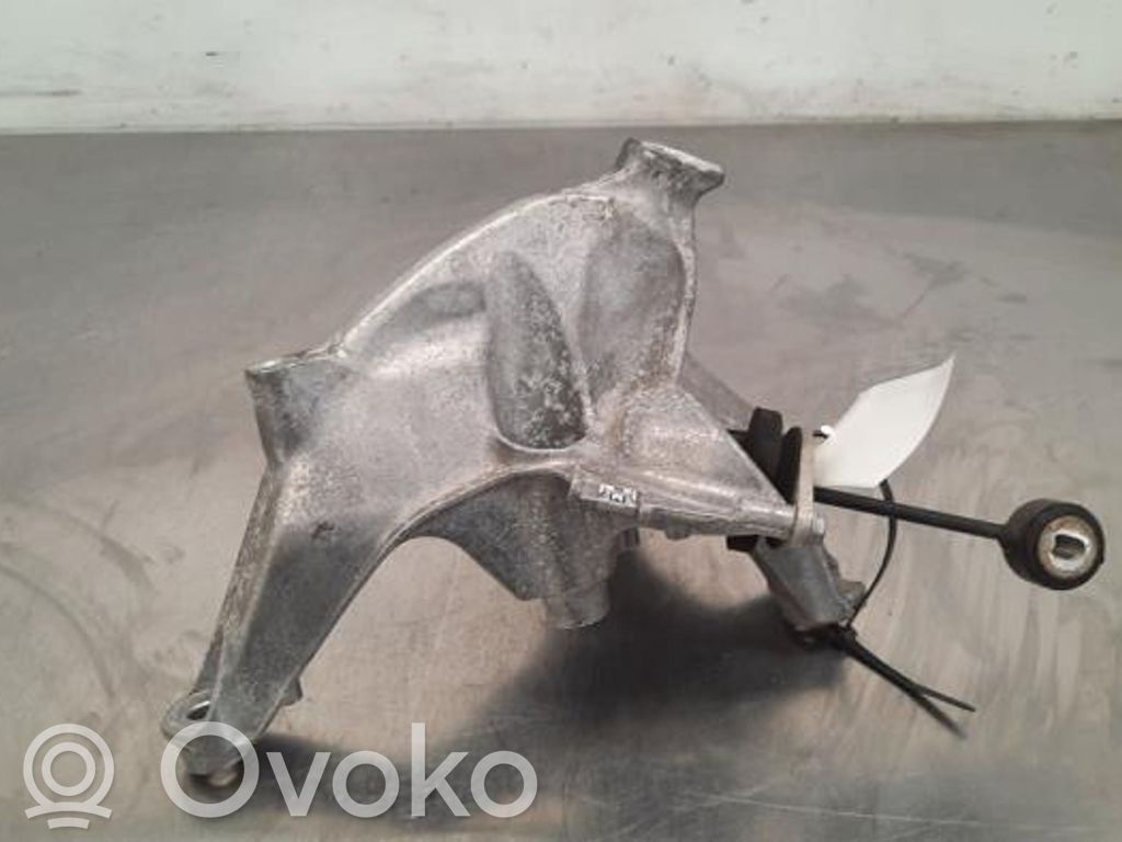 Audi A4 S4 B9 8W Engine mount bracket 