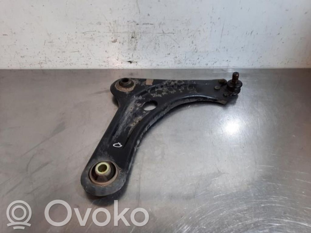 Peugeot 208 I Braccio di controllo sospensione anteriore 