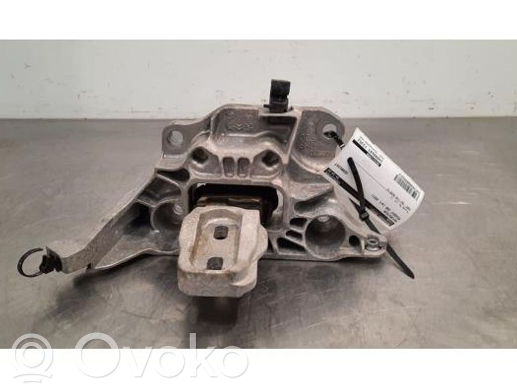 Peugeot 208 II Soporte de montaje del motor 