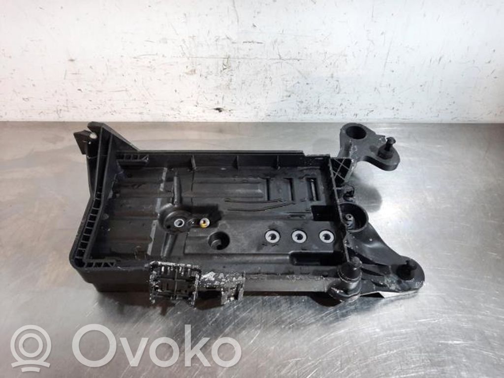 Support boîte de batterie   5Q0915331K,5Q0915331K