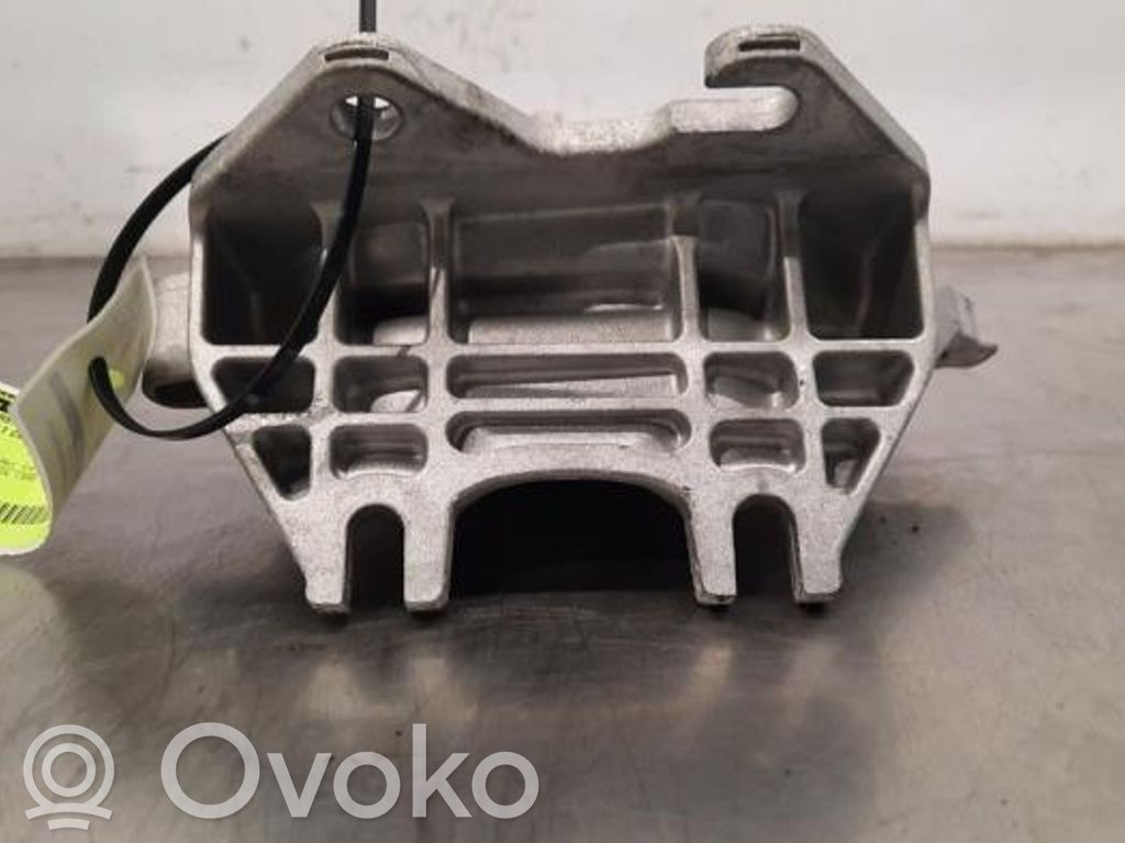 Renault Captur II Engine mount bracket 