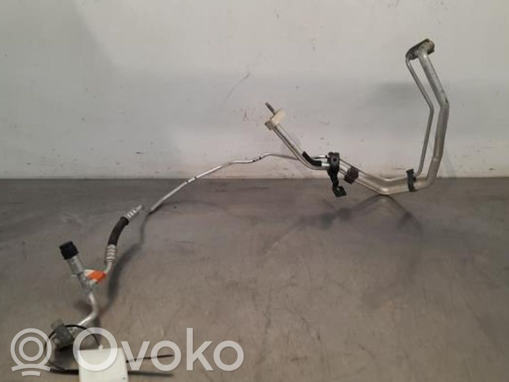 Ilmastointilaitteen putki (A/C)   JX6119A834NF,JX6119A834NF