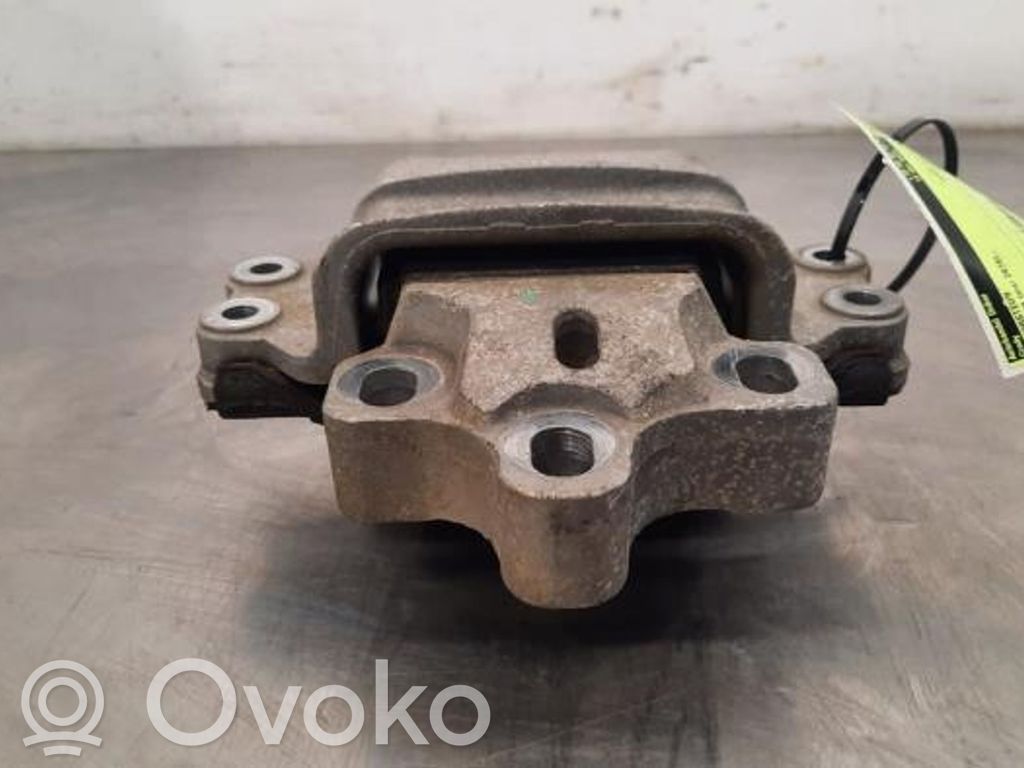 Engine mount bracket   8J0199555K,8J0199555K