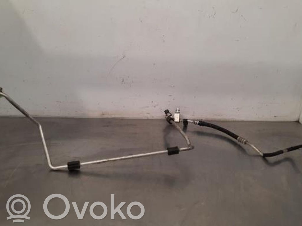 BMW 3 F30 F35 F31 Conductă/furtun aer condiționat (A/C) 