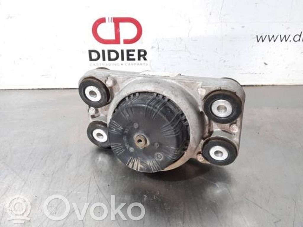 Land Rover Range Rover Sport L494 Engine mount bracket 