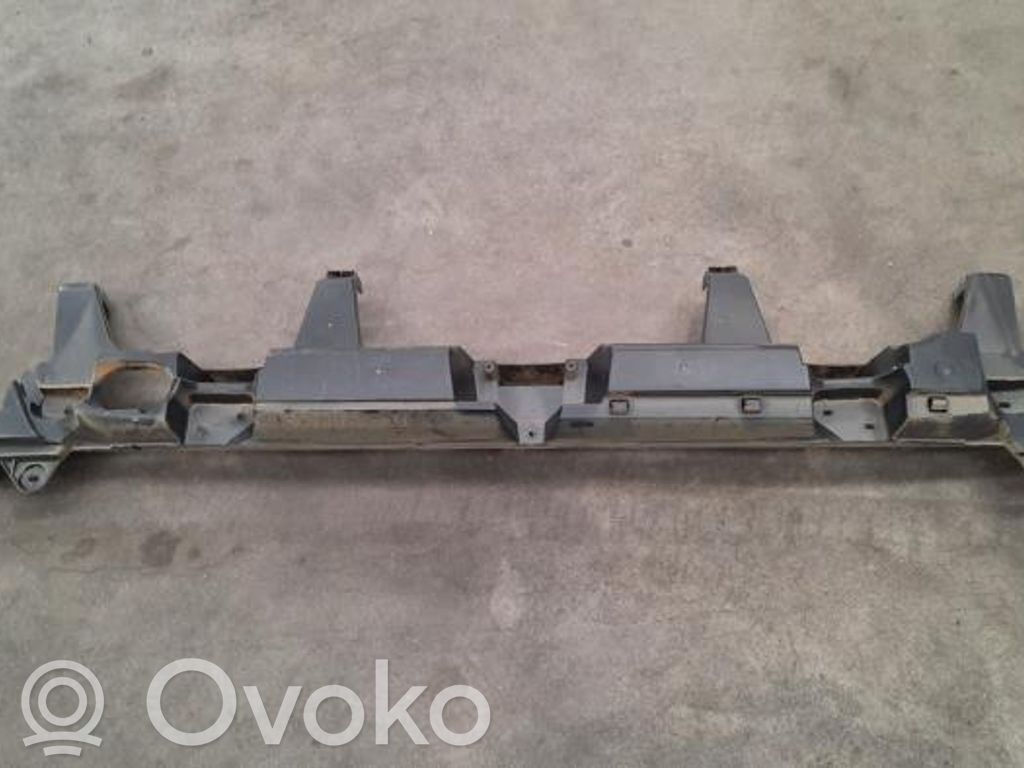 Dacia Duster III Soporte de montaje del parachoques trasero 