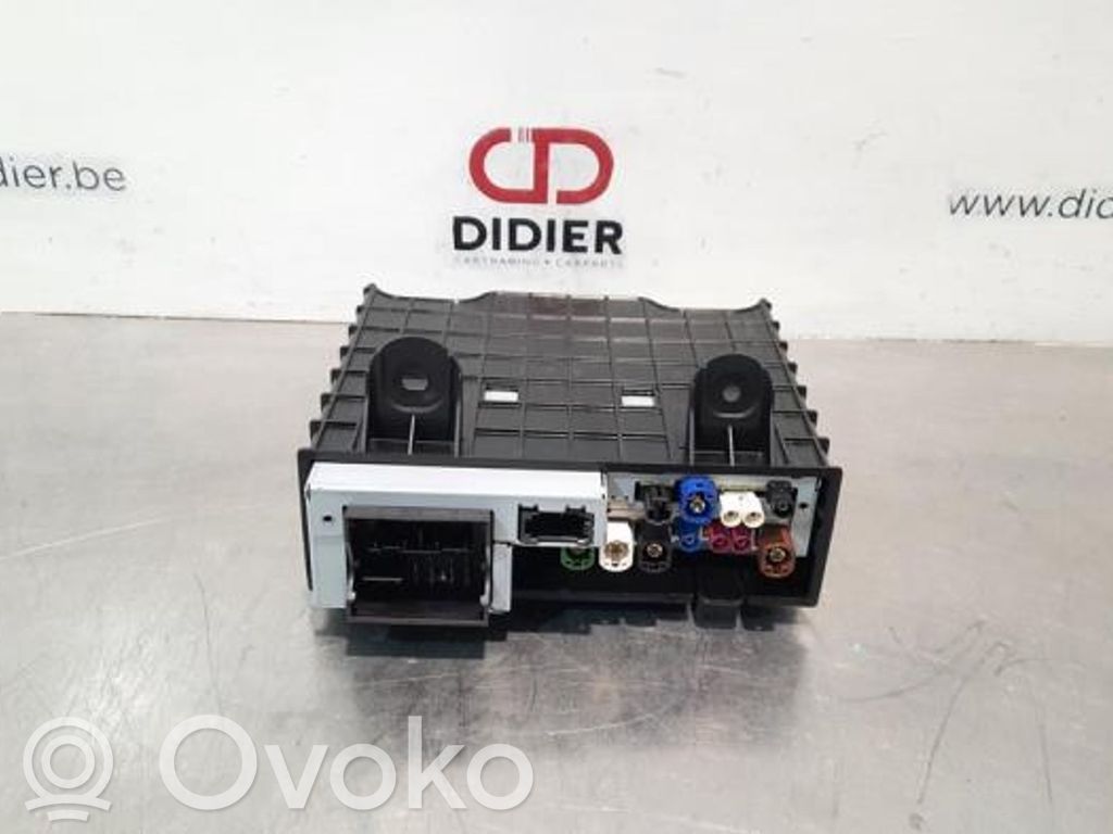 Audi e-tron Panel / Radioodtwarzacz CD/DVD/GPS 