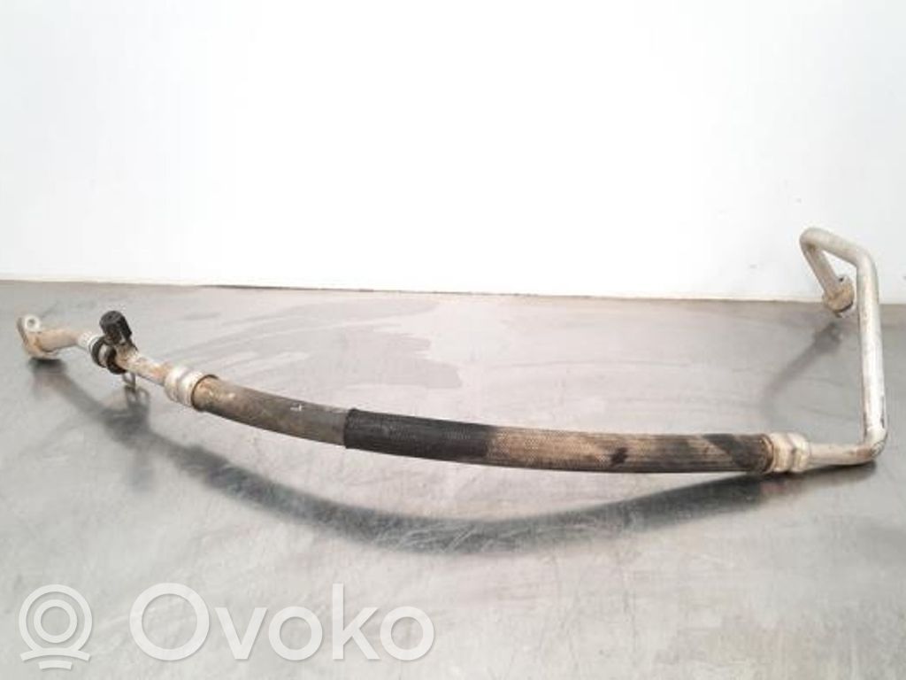 Renault Clio IV Ilmastointilaitteen putki (A/C) 