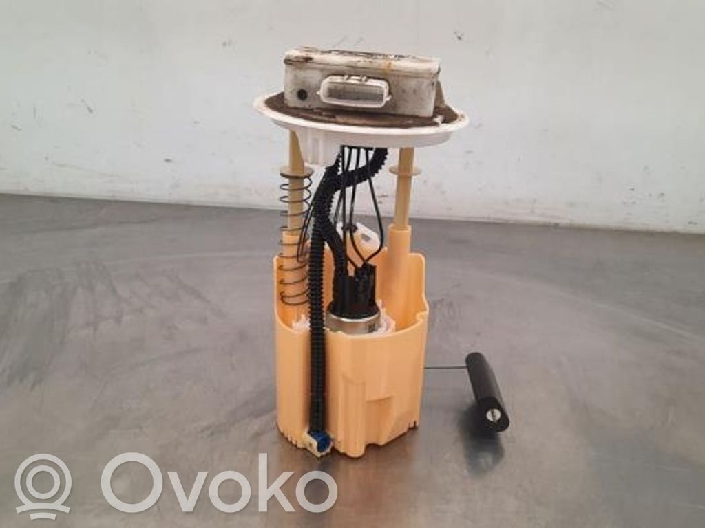 Bomba interna de combustible   172023807R,172023807R